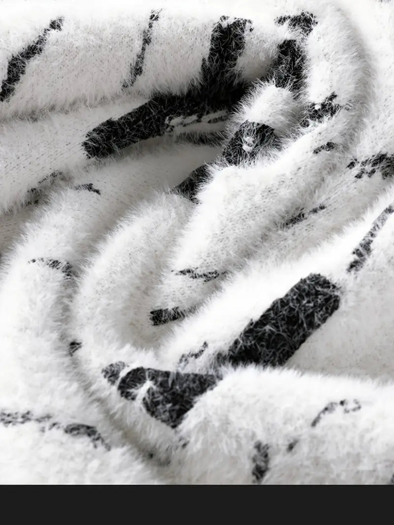 Decorail™ Inkstroke Knitted Sweater – Black & White
