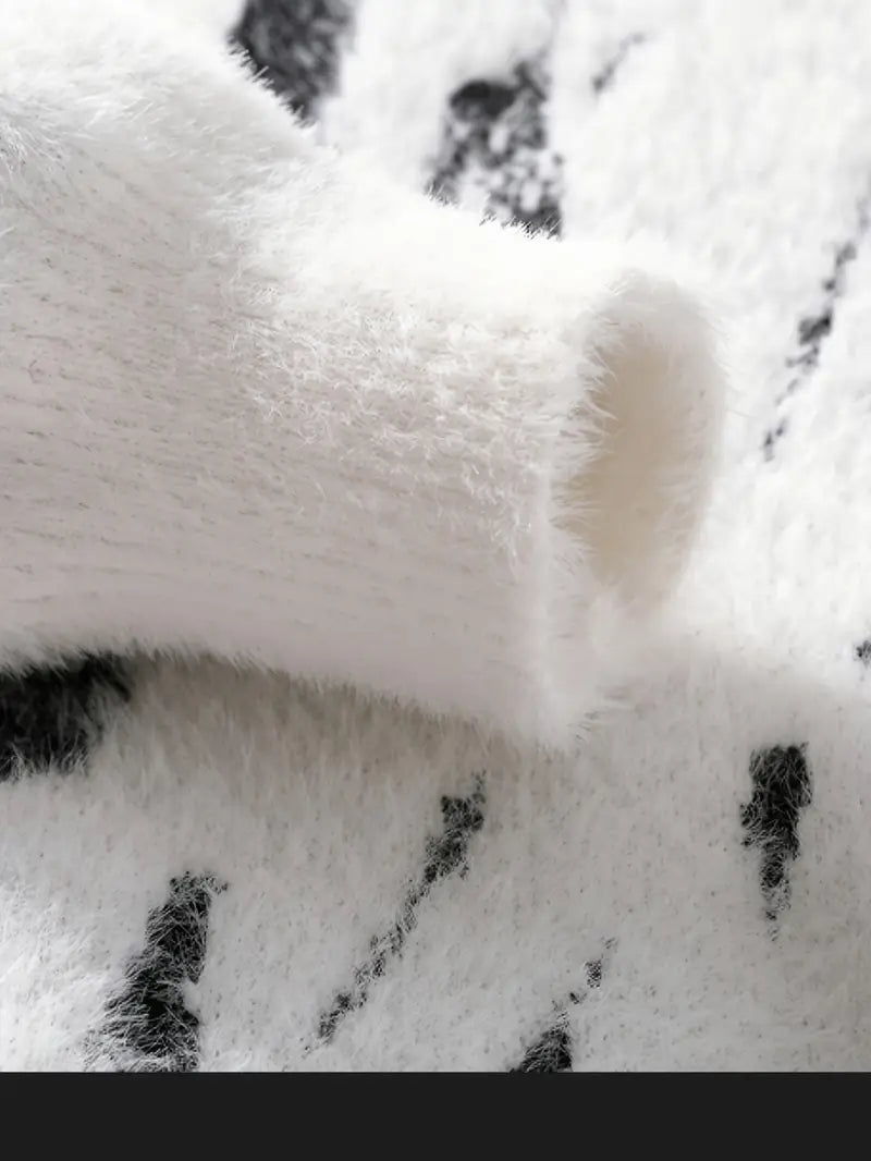 Decorail™ Inkstroke Knitted Sweater – Black & White